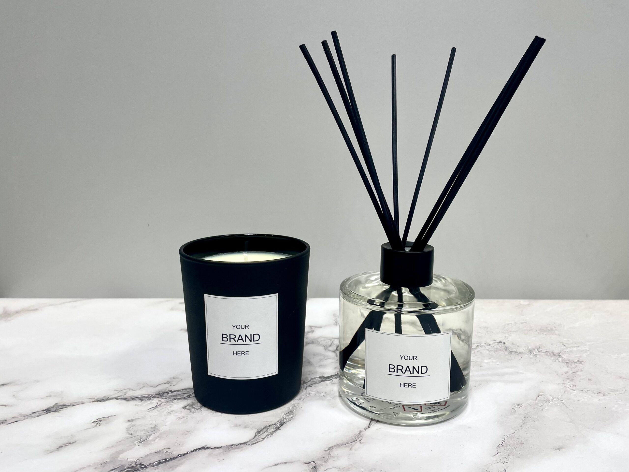 Bougie Parfumée Home Deco Factory – Senteur Brume Des Bois – Cire De Soja – Blanche